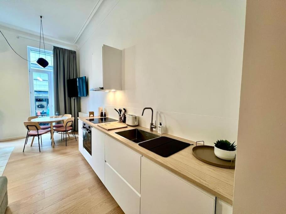 L'Escapade Chic - Cathedrale, Saint Lambert Apartment Liege Bagian luar foto